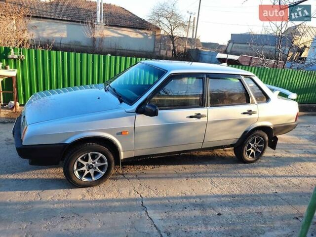 Серый ВАЗ 21099, объемом двигателя 1.5 л и пробегом 300 тыс. км за 2200 $, фото 3 на Automoto.ua