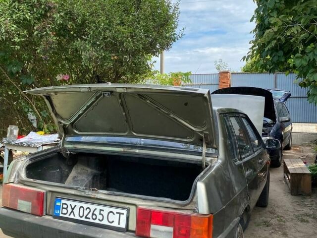 Серый ВАЗ 21099, объемом двигателя 1.5 л и пробегом 300 тыс. км за 1200 $, фото 2 на Automoto.ua