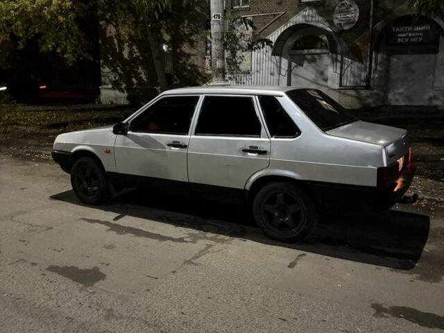 Серый ВАЗ 21099, объемом двигателя 1.5 л и пробегом 777 тыс. км за 1002 $, фото 3 на Automoto.ua