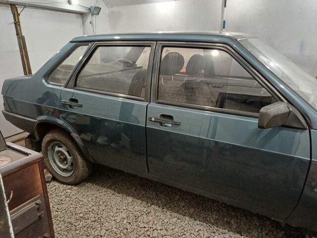 Серый ВАЗ 21099, объемом двигателя 1.5 л и пробегом 185 тыс. км за 1650 $, фото 2 на Automoto.ua