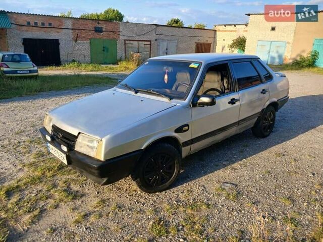 Сірий ВАЗ 21099, об'ємом двигуна 1.6 л та пробігом 330 тис. км за 970 $, фото 4 на Automoto.ua
