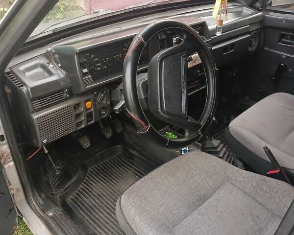 Серый ВАЗ 21099, объемом двигателя 1.6 л и пробегом 330 тыс. км за 919 $, фото 5 на Automoto.ua