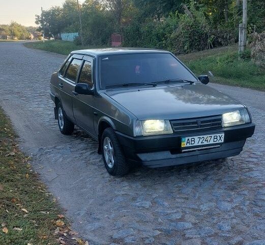 Серый ВАЗ 21099, объемом двигателя 1.5 л и пробегом 191 тыс. км за 1900 $, фото 2 на Automoto.ua