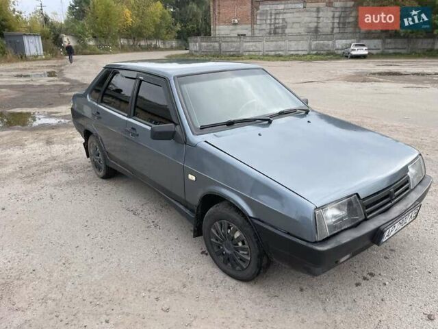Серый ВАЗ 21099, объемом двигателя 1.5 л и пробегом 200 тыс. км за 1000 $, фото 1 на Automoto.ua