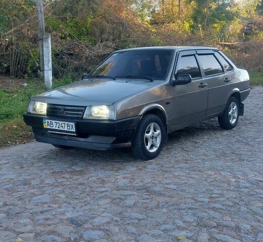 Серый ВАЗ 21099, объемом двигателя 1.5 л и пробегом 191 тыс. км за 1900 $, фото 1 на Automoto.ua