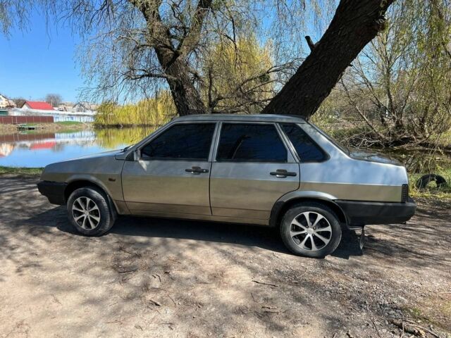 Серый ВАЗ 21099, объемом двигателя 1.5 л и пробегом 220 тыс. км за 1650 $, фото 3 на Automoto.ua