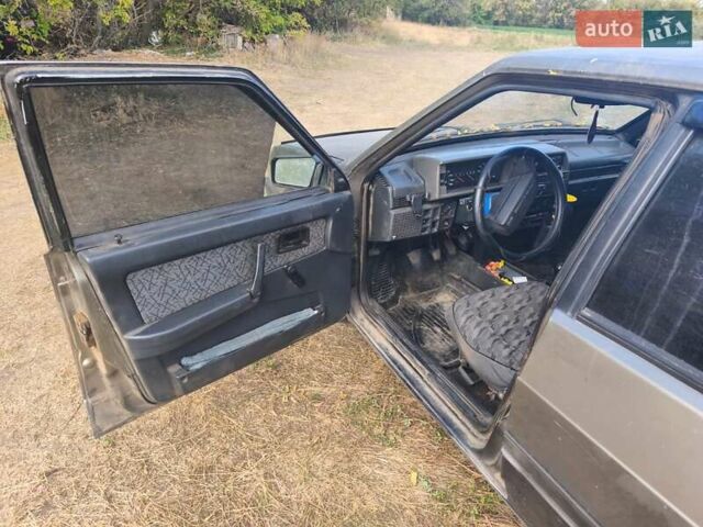 Серый ВАЗ 21099, объемом двигателя 1.5 л и пробегом 300 тыс. км за 1150 $, фото 4 на Automoto.ua
