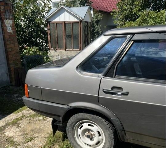 Серый ВАЗ 21099, объемом двигателя 1.5 л и пробегом 255 тыс. км за 1400 $, фото 6 на Automoto.ua