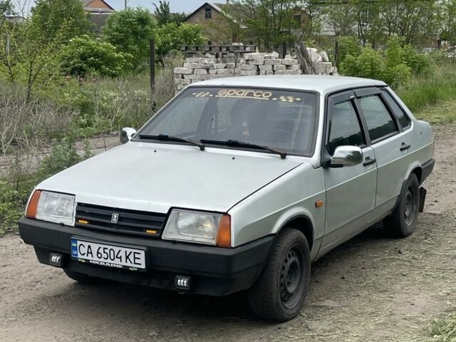 Серый ВАЗ 21099, объемом двигателя 1.5 л и пробегом 100 тыс. км за 1250 $, фото 1 на Automoto.ua