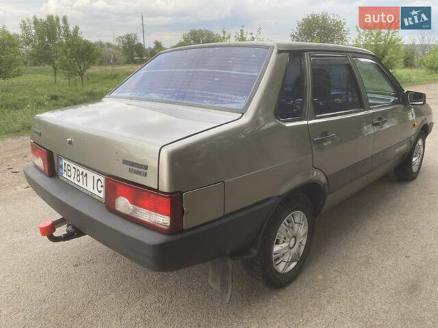 Серый ВАЗ 21099, объемом двигателя 1.5 л и пробегом 250 тыс. км за 999 $, фото 3 на Automoto.ua