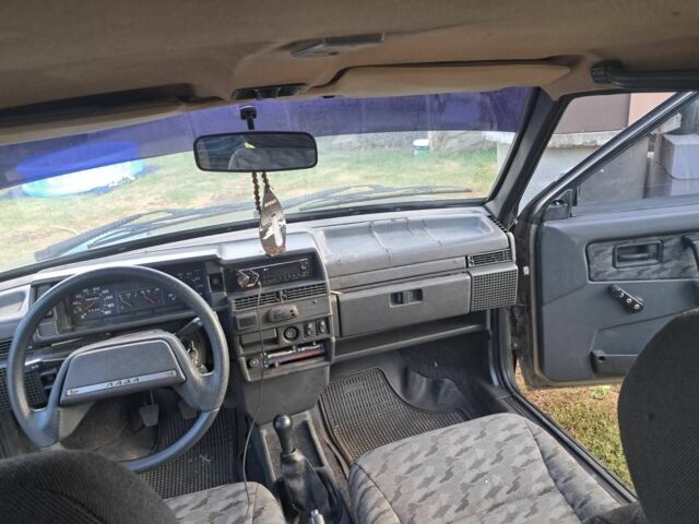 Сірий ВАЗ 21099, об'ємом двигуна 1.5 л та пробігом 250 тис. км за 1300 $, фото 4 на Automoto.ua