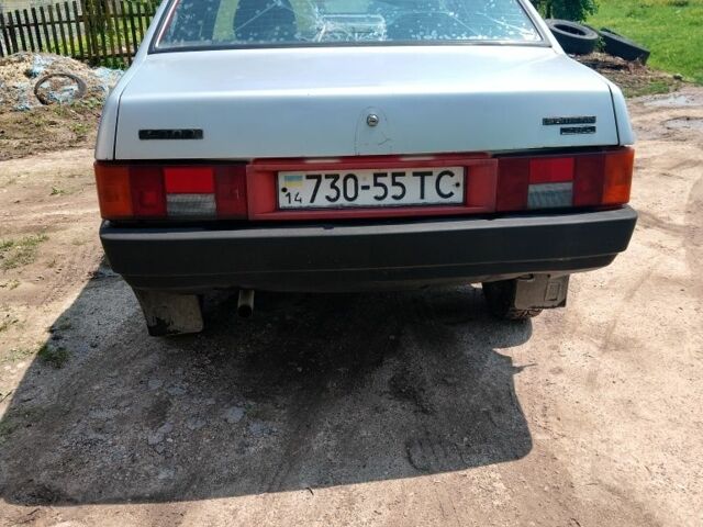 Серый ВАЗ 21099, объемом двигателя 1.5 л и пробегом 10 тыс. км за 500 $, фото 1 на Automoto.ua