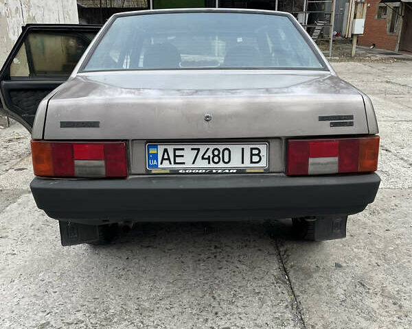 Серый ВАЗ 21099, объемом двигателя 1.5 л и пробегом 211 тыс. км за 1300 $, фото 4 на Automoto.ua