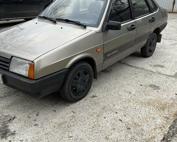 Серый ВАЗ 21099, объемом двигателя 1.5 л и пробегом 211 тыс. км за 1300 $, фото 2 на Automoto.ua