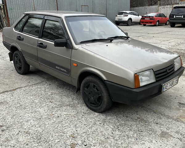 Серый ВАЗ 21099, объемом двигателя 1.5 л и пробегом 211 тыс. км за 1300 $, фото 1 на Automoto.ua