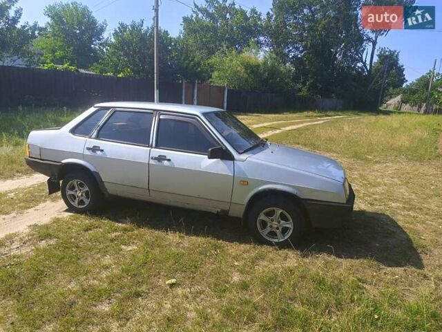 Серый ВАЗ 21099, объемом двигателя 1.5 л и пробегом 210 тыс. км за 1200 $, фото 4 на Automoto.ua