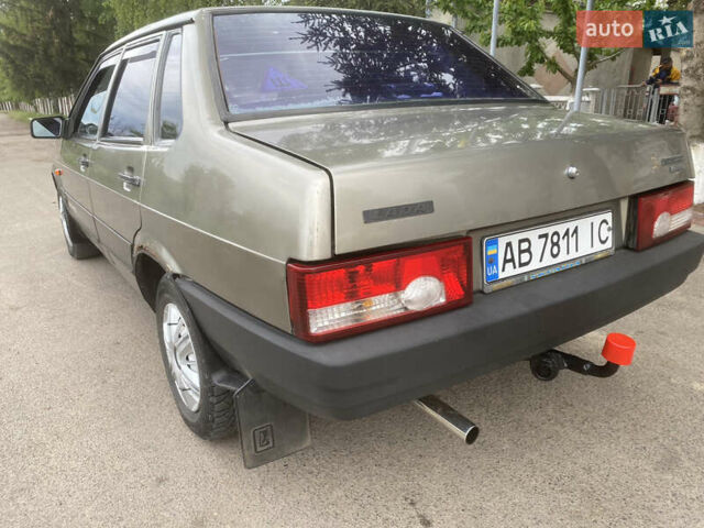 Серый ВАЗ 21099, объемом двигателя 1.5 л и пробегом 250 тыс. км за 999 $, фото 5 на Automoto.ua