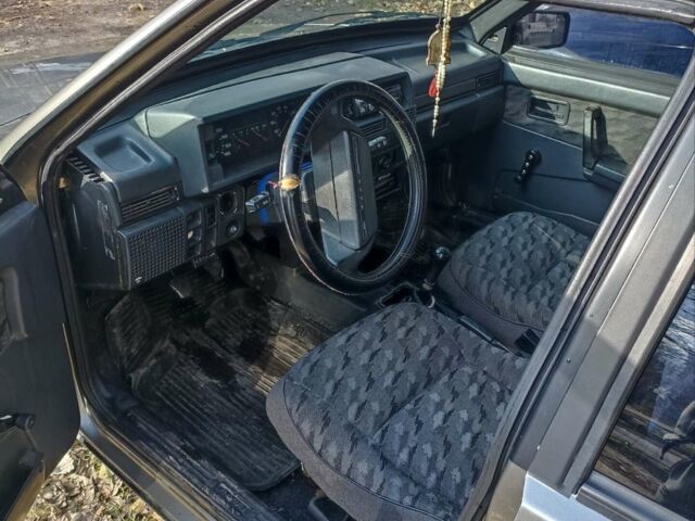 Сірий ВАЗ 21099, об'ємом двигуна 1.6 л та пробігом 240 тис. км за 1900 $, фото 4 на Automoto.ua