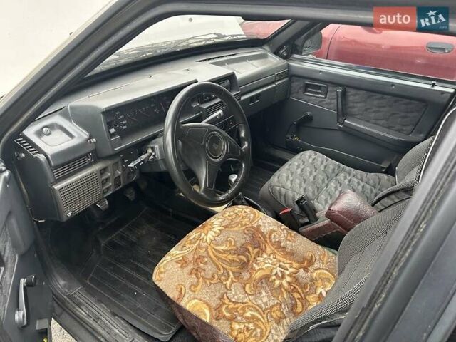 Сірий ВАЗ 21099, об'ємом двигуна 1.6 л та пробігом 402 тис. км за 1000 $, фото 3 на Automoto.ua