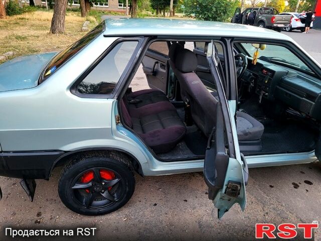 Серый ВАЗ 21099, объемом двигателя 1.5 л и пробегом 181 тыс. км за 1600 $, фото 1 на Automoto.ua