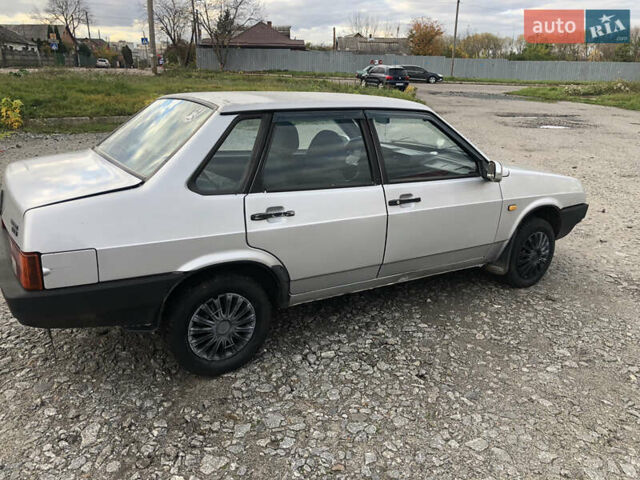 ВАЗ 21099 2003 в Бердичеве на Automoto.ua Серый ВАЗ 21099, объемом двигателя 1.5 л и пробегом 198 тыс. км за 1450 $, фото 3 на Automoto.ua