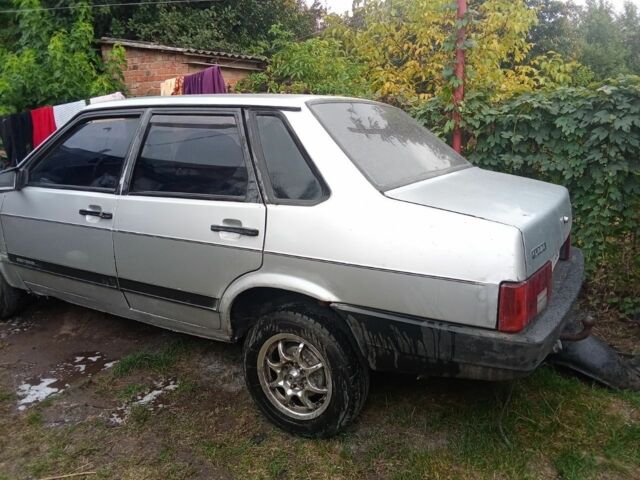 Серый ВАЗ 21099, объемом двигателя 1.5 л и пробегом 220 тыс. км за 1000 $, фото 2 на Automoto.ua