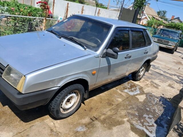 Серый ВАЗ 21099, объемом двигателя 1.5 л и пробегом 350 тыс. км за 1500 $, фото 4 на Automoto.ua