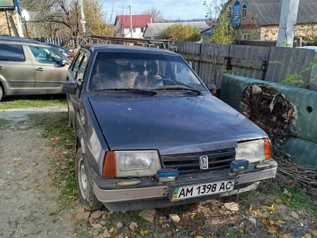 Серый ВАЗ 21099, объемом двигателя 1.5 л и пробегом 200 тыс. км за 350 $, фото 2 на Automoto.ua