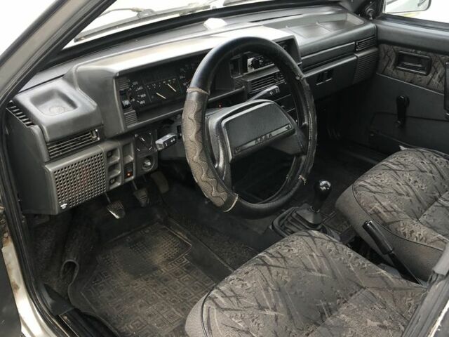 ВАЗ 21099 2003 в Бердичеве на Automoto.ua Серый ВАЗ 21099, объемом двигателя 1.5 л и пробегом 198 тыс. км за 1450 $, фото 5 на Automoto.ua