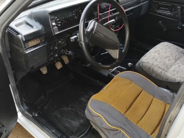 Сірий ВАЗ 21099, об'ємом двигуна 0 л та пробігом 111 тис. км за 1150 $, фото 4 на Automoto.ua