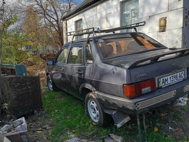 Серый ВАЗ 21099, объемом двигателя 1.5 л и пробегом 200 тыс. км за 350 $, фото 1 на Automoto.ua