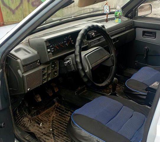 Серый ВАЗ 21099, объемом двигателя 1.5 л и пробегом 187 тыс. км за 1750 $, фото 4 на Automoto.ua