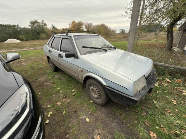 Серый ВАЗ 21099, объемом двигателя 1.5 л и пробегом 200 тыс. км за 1000 $, фото 2 на Automoto.ua