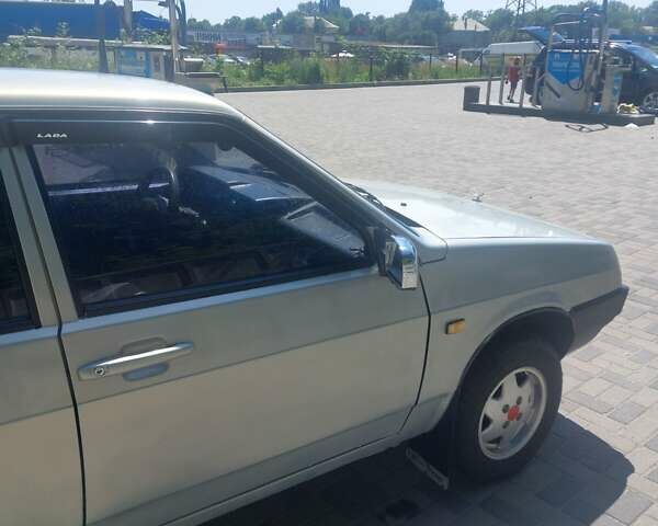 Сірий ВАЗ 21099, об'ємом двигуна 1.5 л та пробігом 185 тис. км за 2000 $, фото 3 на Automoto.ua