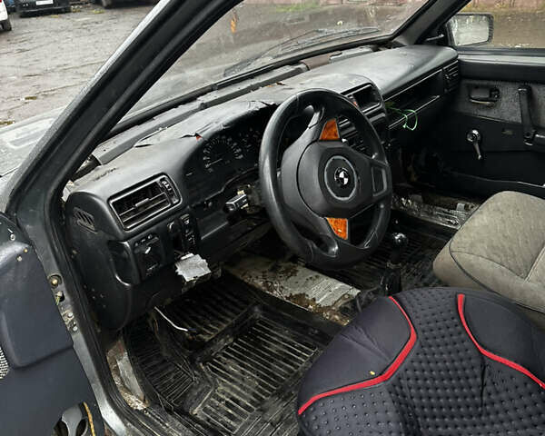 Серый ВАЗ 21099, объемом двигателя 1.5 л и пробегом 100 тыс. км за 400 $, фото 4 на Automoto.ua