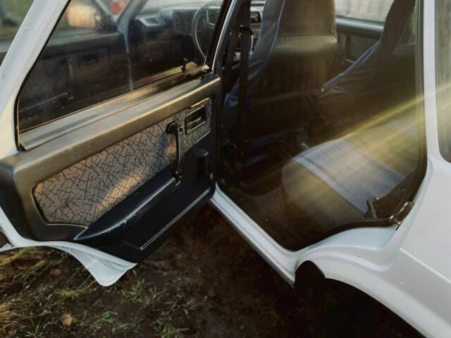 Серый ВАЗ 21099, объемом двигателя 1.5 л и пробегом 200 тыс. км за 2000 $, фото 7 на Automoto.ua