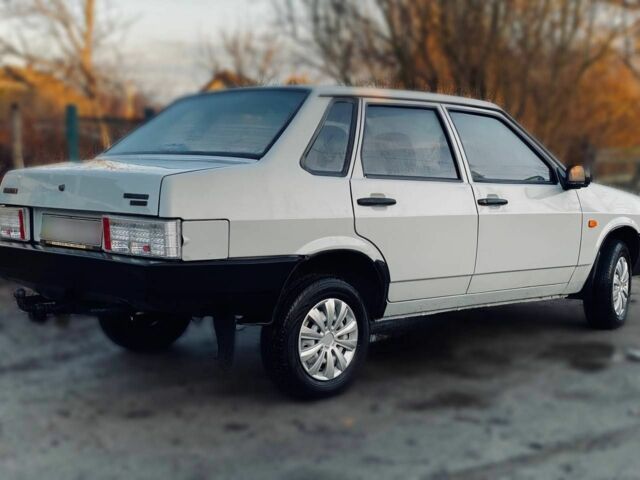 Серый ВАЗ 21099, объемом двигателя 1.5 л и пробегом 200 тыс. км за 2000 $, фото 3 на Automoto.ua