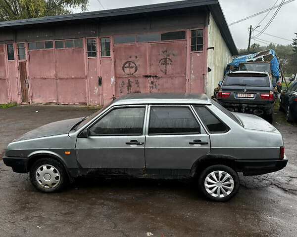 Серый ВАЗ 21099, объемом двигателя 1.5 л и пробегом 100 тыс. км за 400 $, фото 3 на Automoto.ua
