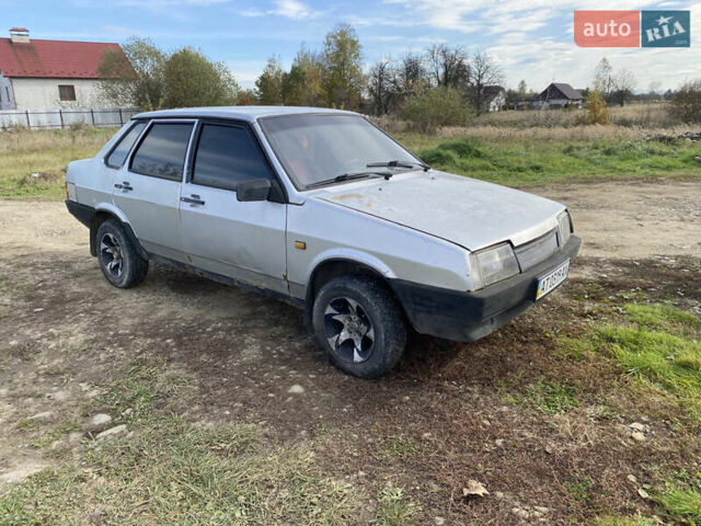 Серый ВАЗ 21099, объемом двигателя 1.5 л и пробегом 180 тыс. км за 1000 $, фото 2 на Automoto.ua