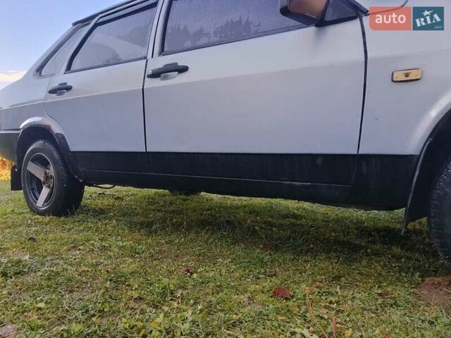 Серый ВАЗ 21099, объемом двигателя 1.5 л и пробегом 180 тыс. км за 900 $, фото 4 на Automoto.ua