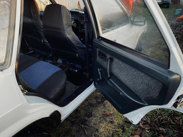 Серый ВАЗ 21099, объемом двигателя 1.5 л и пробегом 200 тыс. км за 2000 $, фото 2 на Automoto.ua