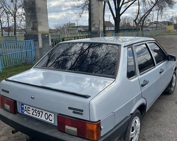 Серый ВАЗ 21099, объемом двигателя 1.5 л и пробегом 230 тыс. км за 1570 $, фото 2 на Automoto.ua