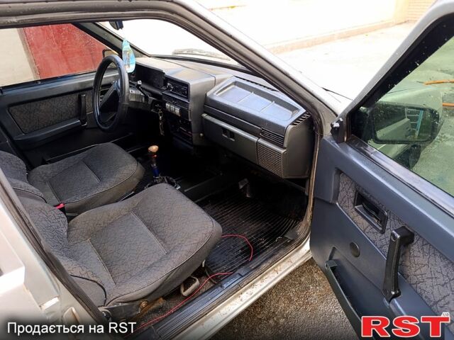 Серый ВАЗ 21099, объемом двигателя 1.5 л и пробегом 235 тыс. км за 900 $, фото 4 на Automoto.ua