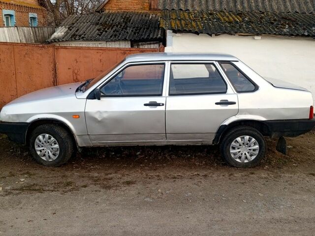 Серый ВАЗ 21099, объемом двигателя 1.5 л и пробегом 350 тыс. км за 1000 $, фото 2 на Automoto.ua