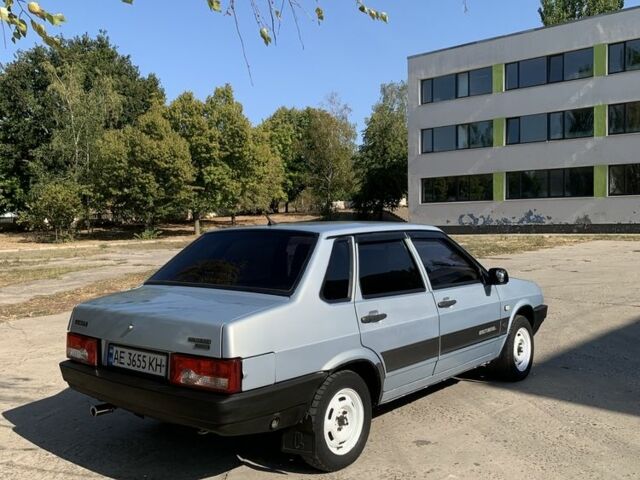 Серый ВАЗ 21099, объемом двигателя 1.5 л и пробегом 253 тыс. км за 2100 $, фото 4 на Automoto.ua
