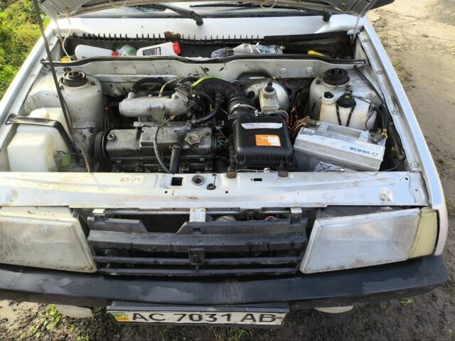 Сірий ВАЗ 21099, об'ємом двигуна 1.5 л та пробігом 264 тис. км за 1000 $, фото 4 на Automoto.ua