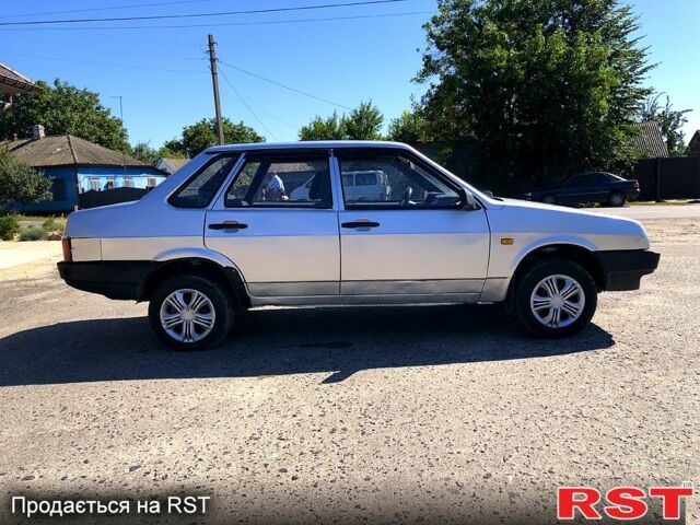 Серый ВАЗ 21099, объемом двигателя 1.5 л и пробегом 205 тыс. км за 950 $, фото 3 на Automoto.ua