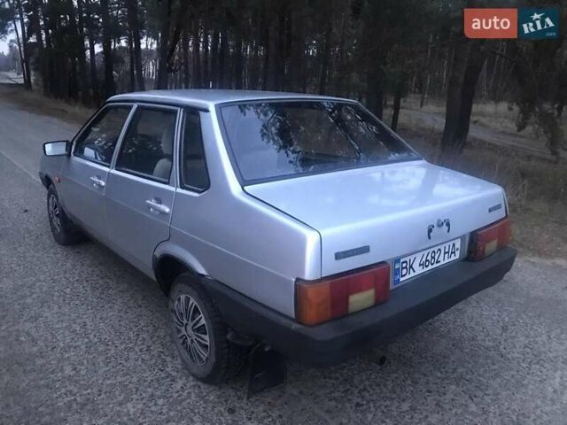 Серый ВАЗ 21099, объемом двигателя 1.5 л и пробегом 150 тыс. км за 1200 $, фото 4 на Automoto.ua