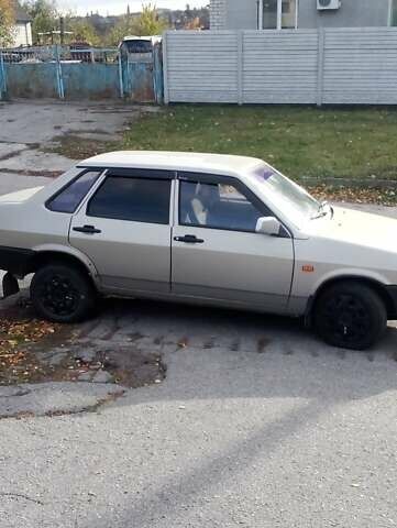 Сірий ВАЗ 21099, об'ємом двигуна 1.6 л та пробігом 150 тис. км за 2000 $, фото 2 на Automoto.ua