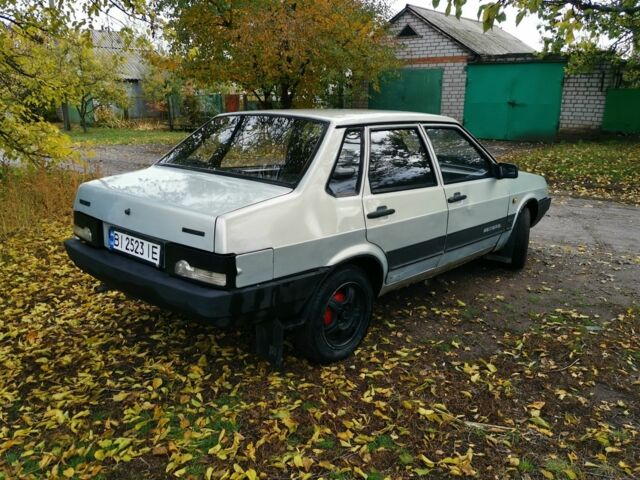 ВАЗ 21099 2005 в Кременчуге на Automoto.ua Серый ВАЗ 21099, объемом двигателя 1.5 л и пробегом 150 тыс. км за 1650 $, фото 2 на Automoto.ua